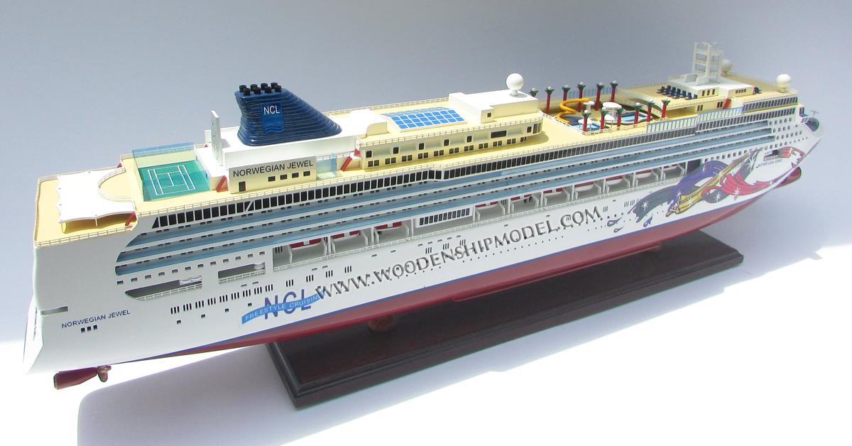 Norwegian Jewel ship model