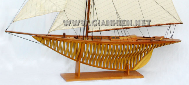 Model Yacht Penduick Hull