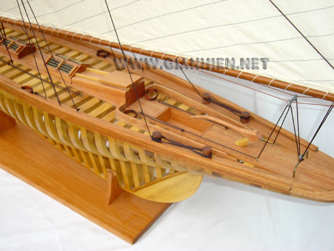 Model Yacht Penduick Stern Deck