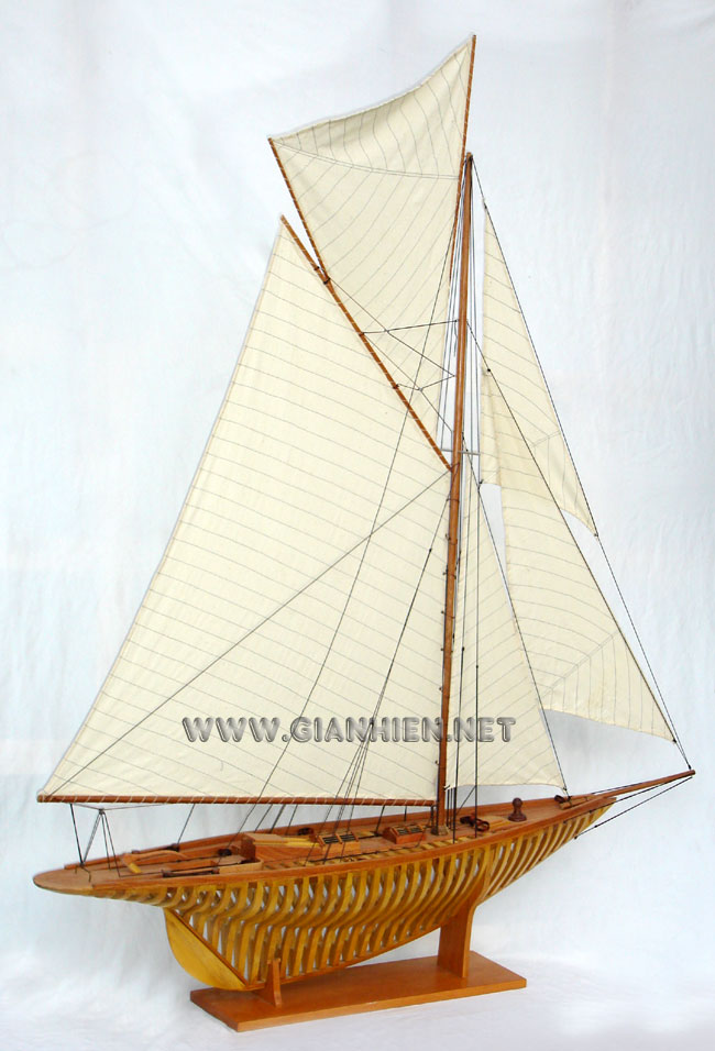 Model Yacht Penduick Full Sail