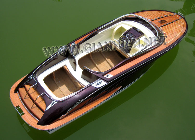 Model boat Rivarama RC ready