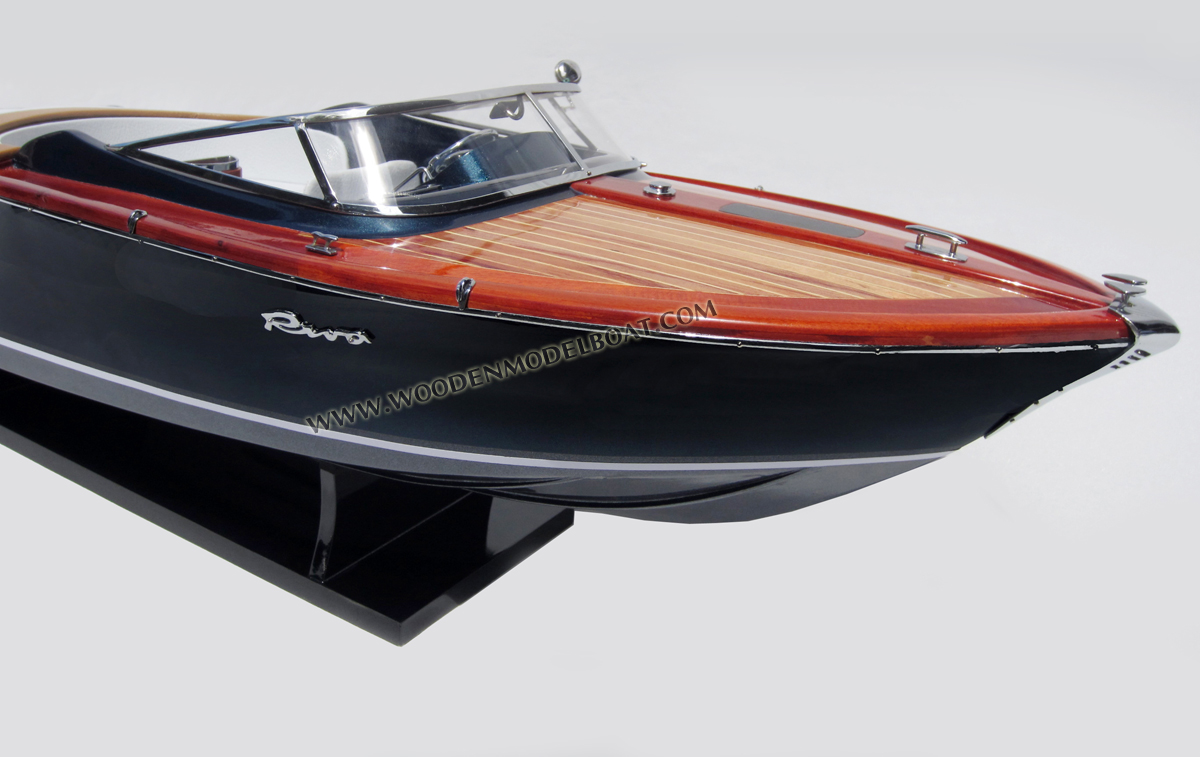 Hand-made riva aquariva model