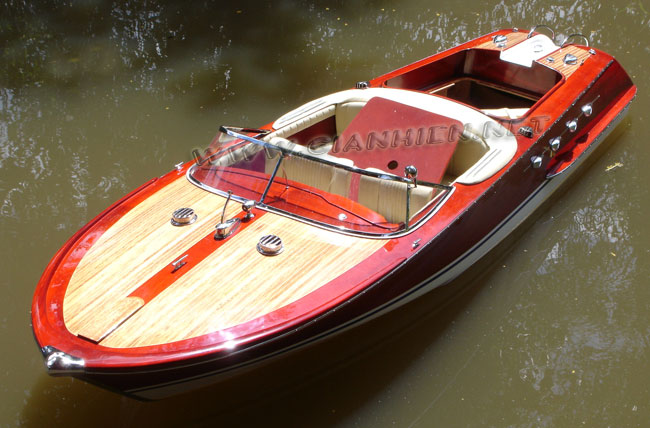 Riva Aquarama model, Riva Aquarama boat. Riva boot, Riva Aquarama handmade models boat, Riva Aquarama speed boat, Handcrafted Riva Boats, handmade wooden boat Riva Aquarama, Wooden model boat handicraft, quality model boat Riva Aquarama, Riva boats for radio control