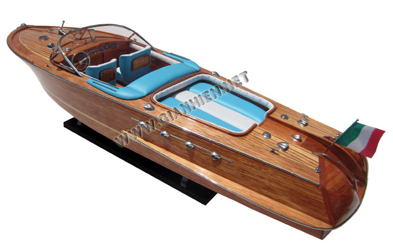 Model Boat Riva Aquarama Stern View, Riva Aquarama model boat, wooden boat Riva Aquarama, hand-crafted wood boat Riva, Riva Boats, display Riva boat model, Riva Aquarama Special Edition, Riva Aquarama Special Edition model speed boat, Riva Aquarama Special Edition wooden ship model, Riva Aquarama Special Edition Vietnam handmade