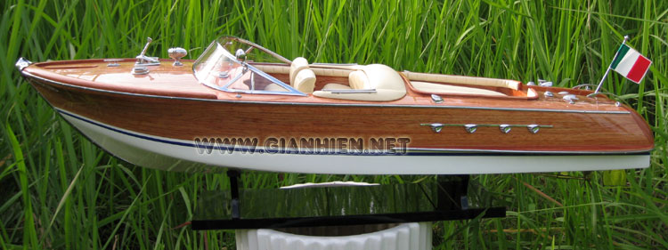 Model Riva Aquarama Special Edition