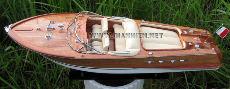 Model Riva Aquarama Special Edition top view