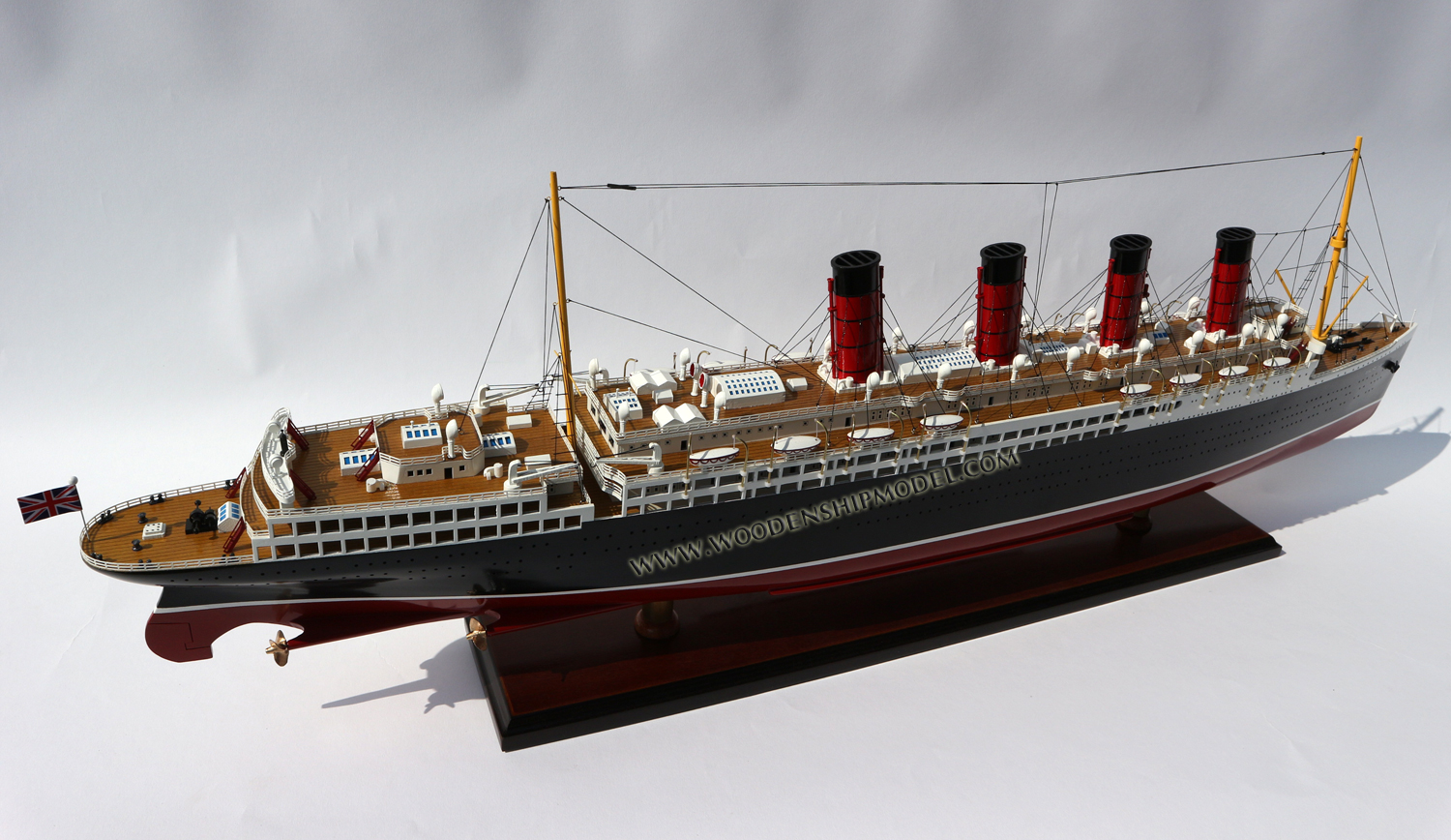 RMS Mauretania stern