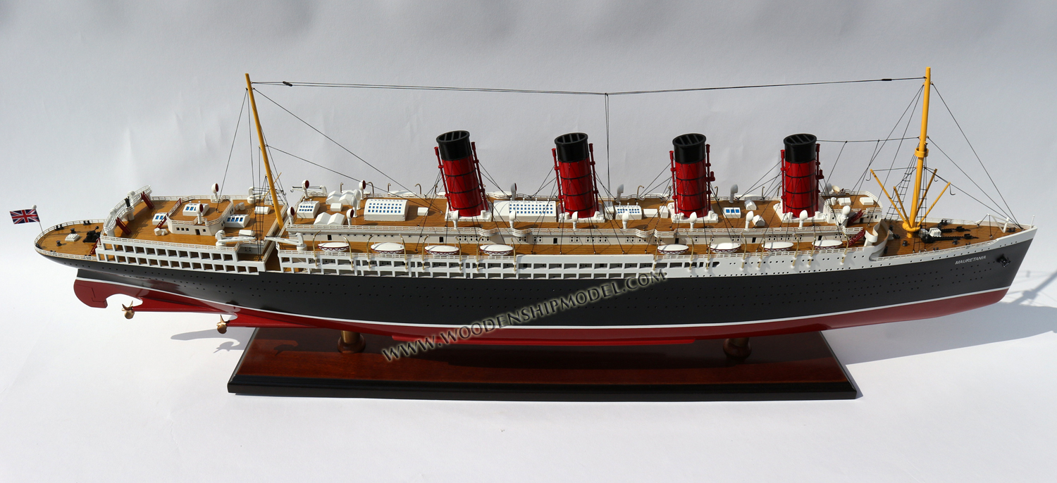 RMS Mauretania stern