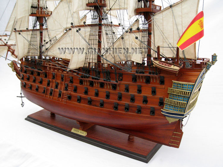 Model Santa Ana stern view