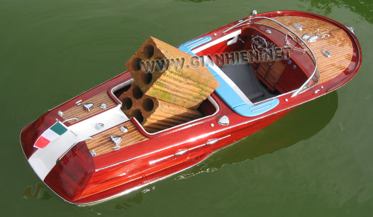 Model Special Riva Aquarama floating test, Special Riva Aquarama, Special Riva Aquarama model boat, Special Riva Aquarama wooden boat, wooden model boat Riva, replica Special Riva Aquarama model, display model boat Special Riva Aquarama, handcrafted model boat Special Riva Aquarama, handmade Special Riva Aquarama model, scratch build model boat Special Riva Aquarama, quality model boat Special Riva Aquarama, luxury wooden boat Special Riva Aquarama, miniature wooden boat Special Riva Aquarama model, handmade Vietnam model boat, Special Riva Aquarama ready for display