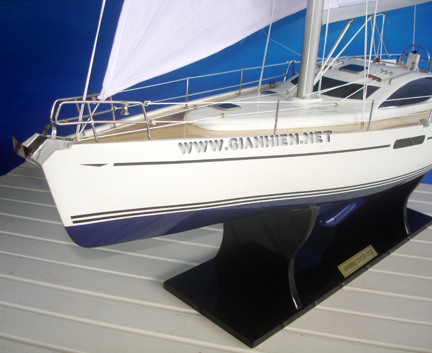 Sun Odyssey 45DS  front deck