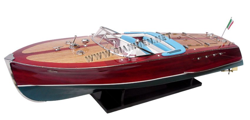 Super Riva Tritone Model from bow view