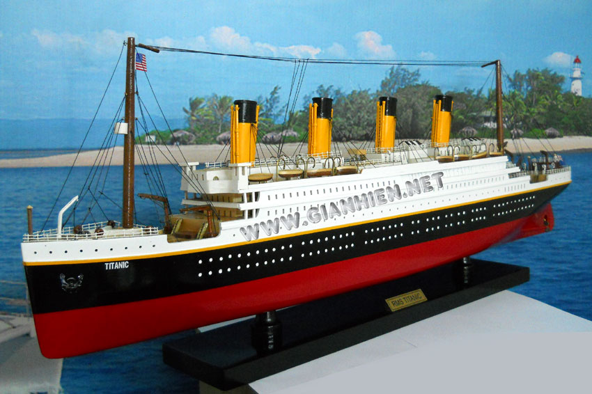 TITANIC MODEL