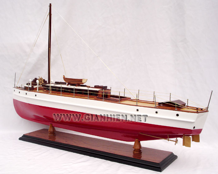 Tournesol Classic Yacht Model stern view